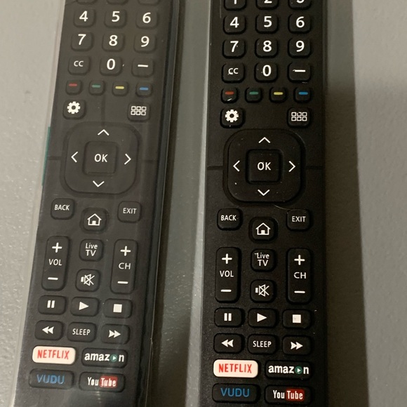 Hisense Remote Control Box with App Buttons - Picture 3 of 4